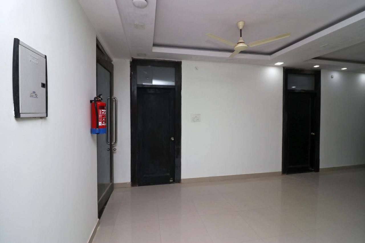 Oyo Flagship Ravindra Kiran Hotel