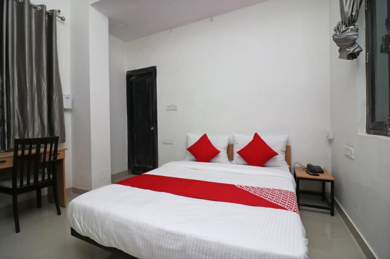 Oyo Flagship Ravindra Kiran Hotel Lucknow