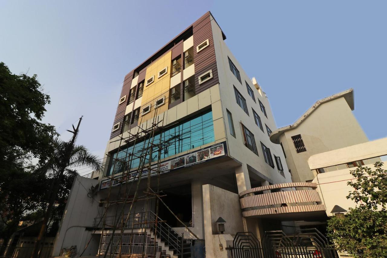 Oyo Flagship Ravindra Kiran Hotel 3*