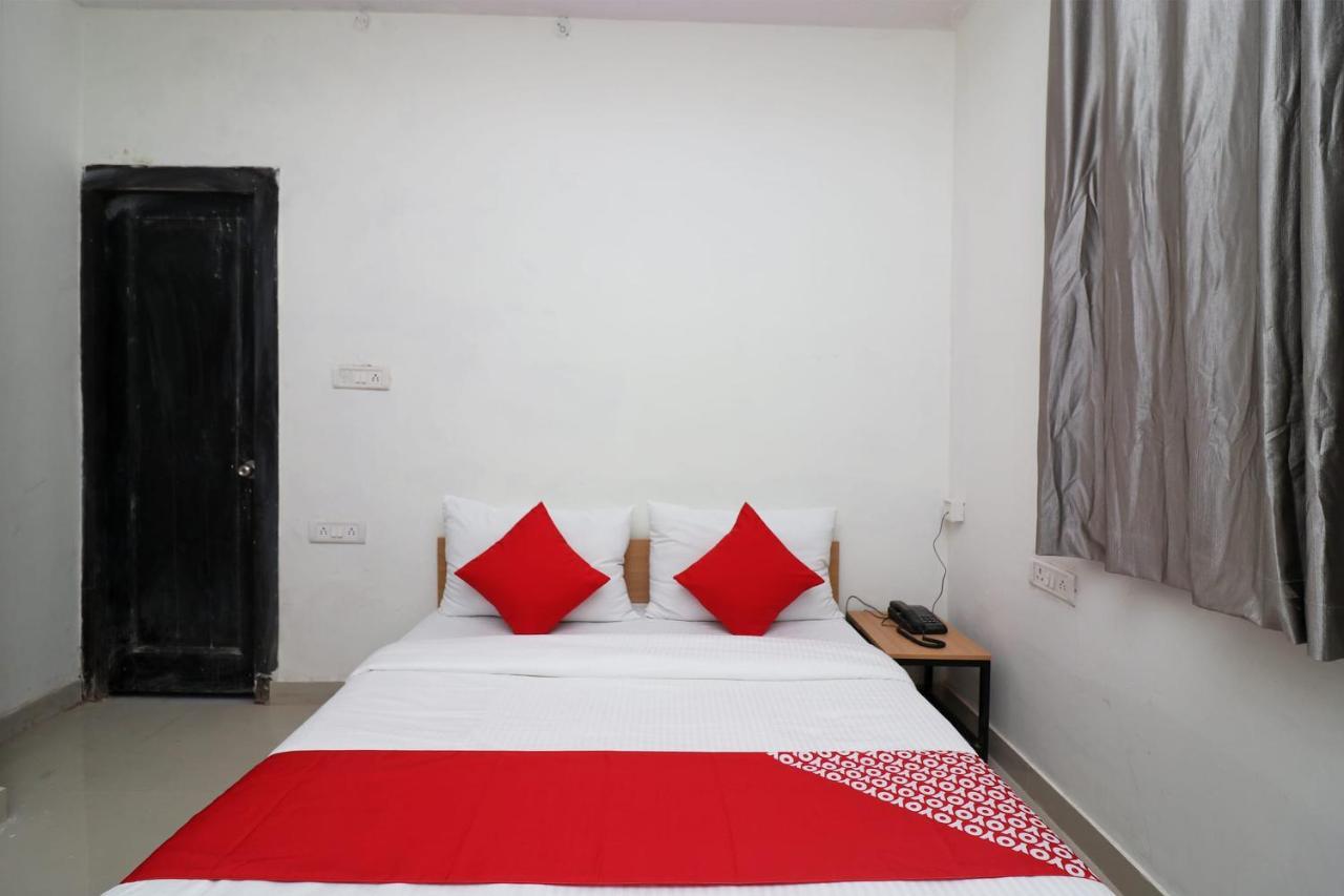 Oyo Flagship Ravindra Kiran Hotel