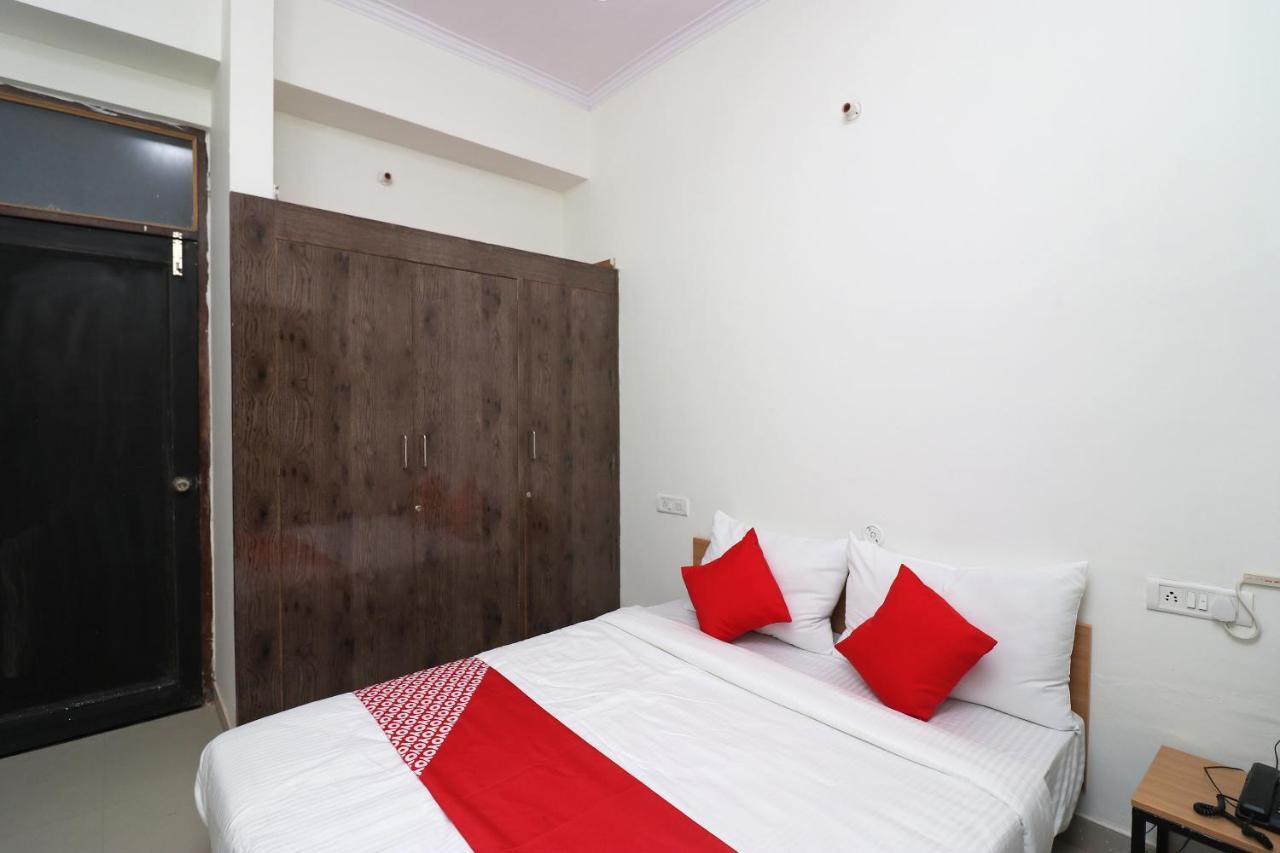 Oyo Flagship Ravindra Kiran 3*