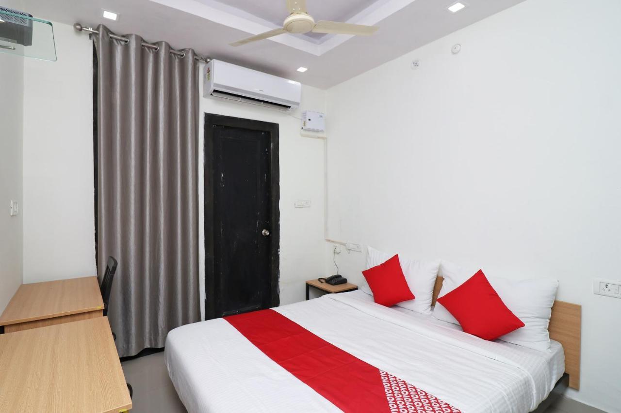 Hotel Oyo Flagship Ravindra Kiran Lucknow